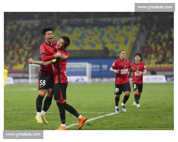 上海申鑫主场迎战广州恒大中超新老势力正面碰撞焦点之战一触即发